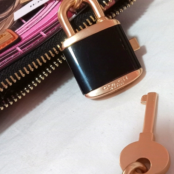 Coach Lock & Key Bagcharm/Keychain - Picture 8 of 12